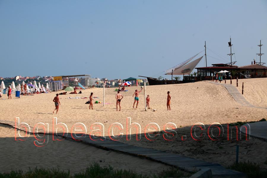 Плажният волейбол е актуален спорт и тази година.