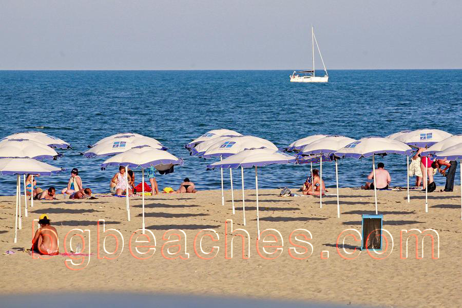 Част от плажа на Варна