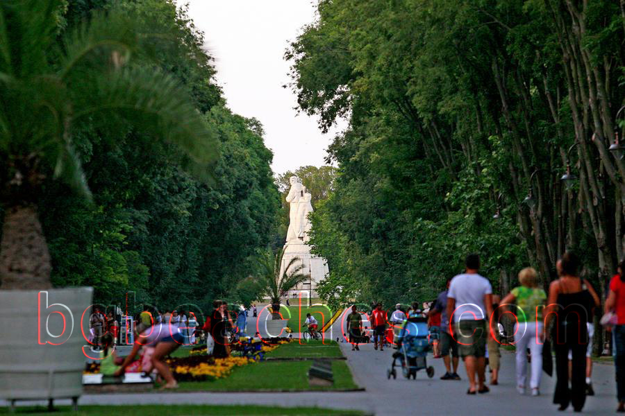 This is Varna's Sea Garden, a huge park with beautiful arrangement. It is right on the seaside and that's one of the reasons to become a preferred place for walking.