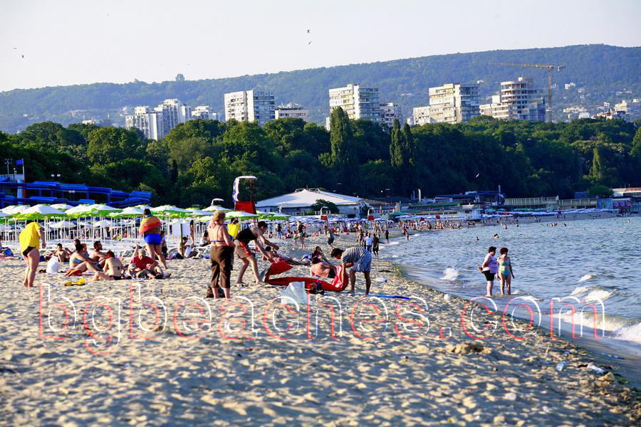 Част от плажната ивица. Във Варна има няколко плажа - южен, централен, северен и други.