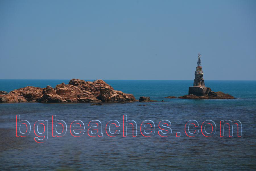 Here you can see that the shore is very close to the lighthouse and it is reachable by swimming.