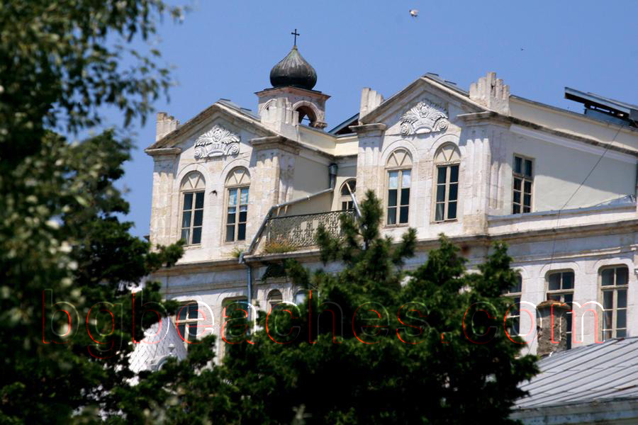 Сграда от центъра на Балчик в аристократичен стил.