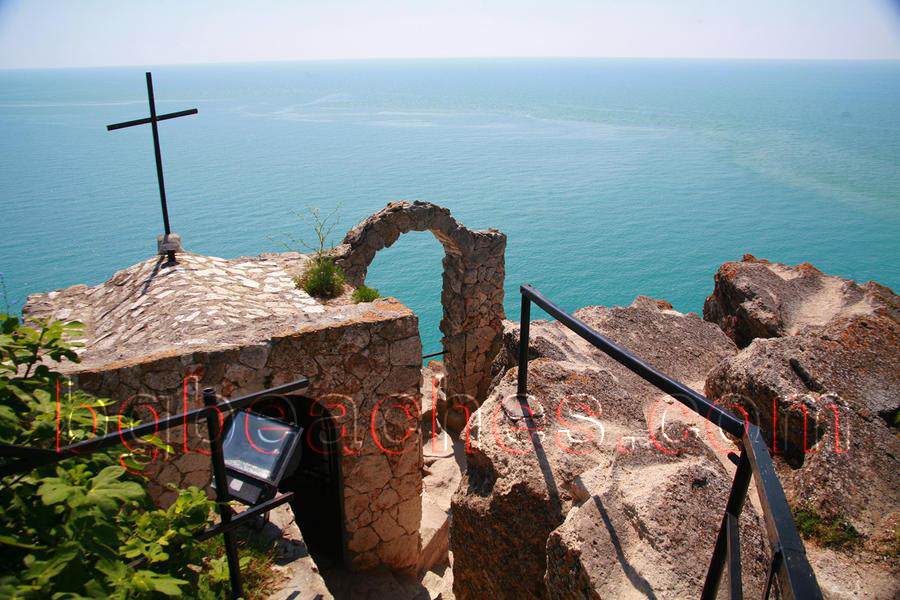 This is the chapel and the farthest point of Cape Kaliakra. According to <a href=\http://en.wikipedia.org/wiki/Kaliakra