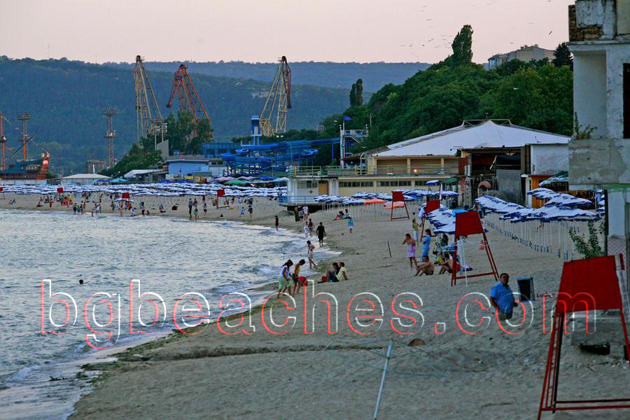 This photo has been taken late at evening at Varna's central beach. This is definitely the most romantic time when love spreads over the place :)