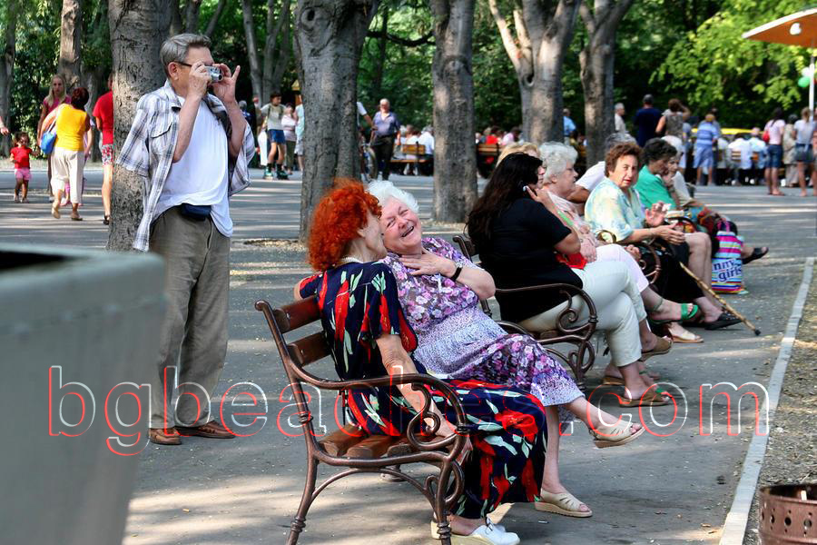 През лятото парковете и градинките във Варна са много оживени.
